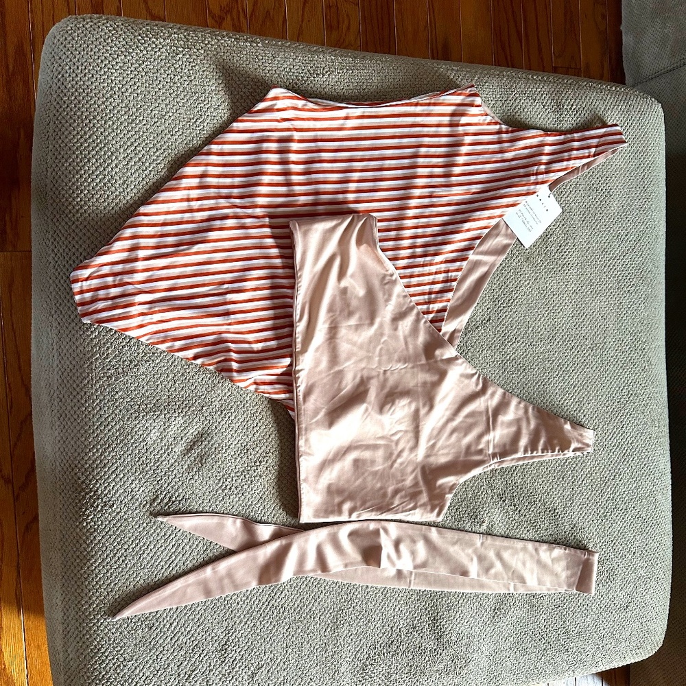 Baiia Hamptons Reversible Wrapsuit Size 22–3 pieces, plus matching sarong!